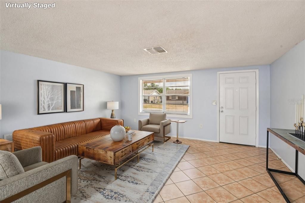 For Sale: $199,999 (2 beds, 1 baths, 1080 Square Feet)