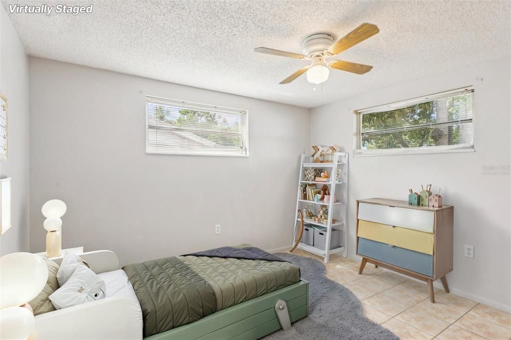 For Sale: $199,999 (2 beds, 1 baths, 1080 Square Feet)