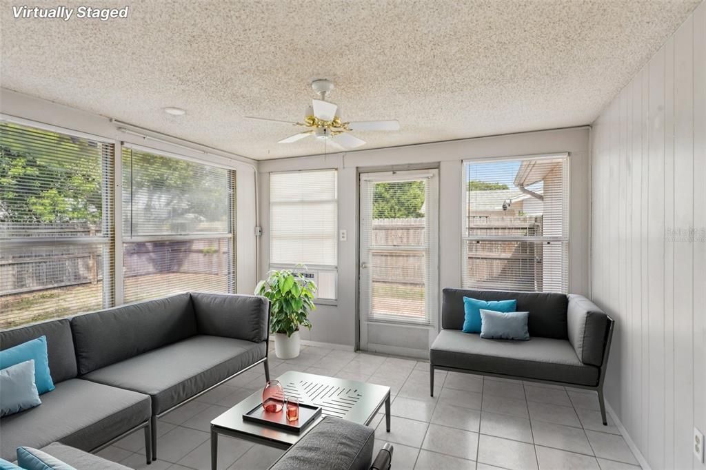 For Sale: $199,999 (2 beds, 1 baths, 1080 Square Feet)