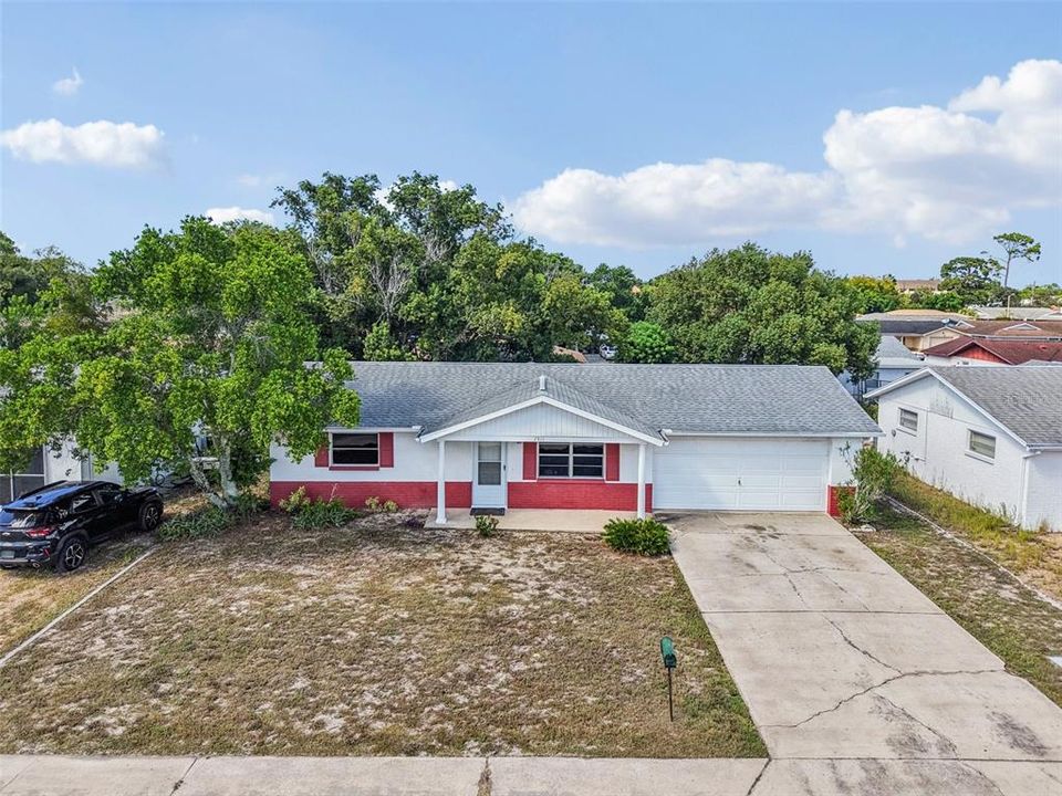 For Sale: $199,999 (2 beds, 1 baths, 1080 Square Feet)