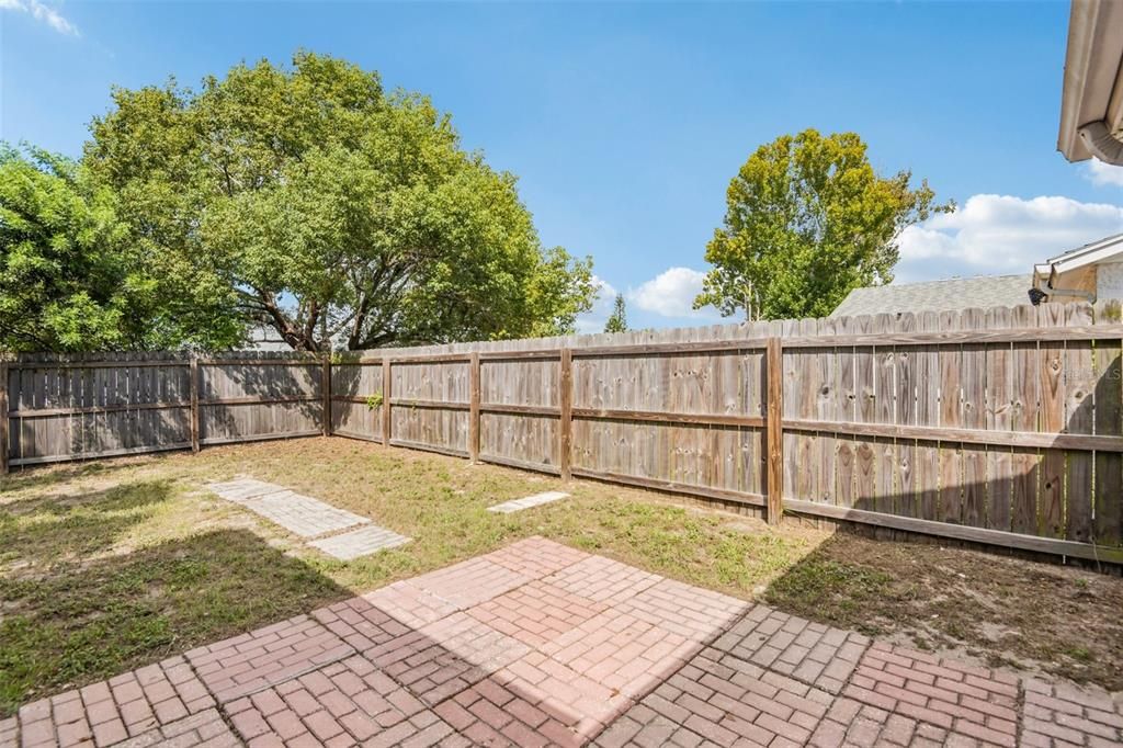 For Sale: $199,999 (2 beds, 1 baths, 1080 Square Feet)