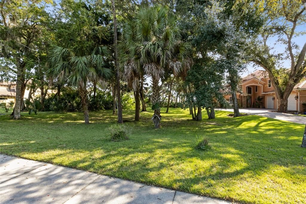 Под контрактом: $319,000 (0.56 acres)