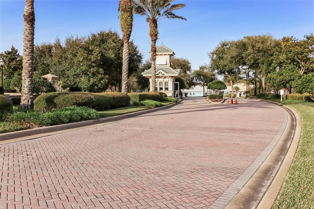 Под контрактом: $319,000 (0.56 acres)