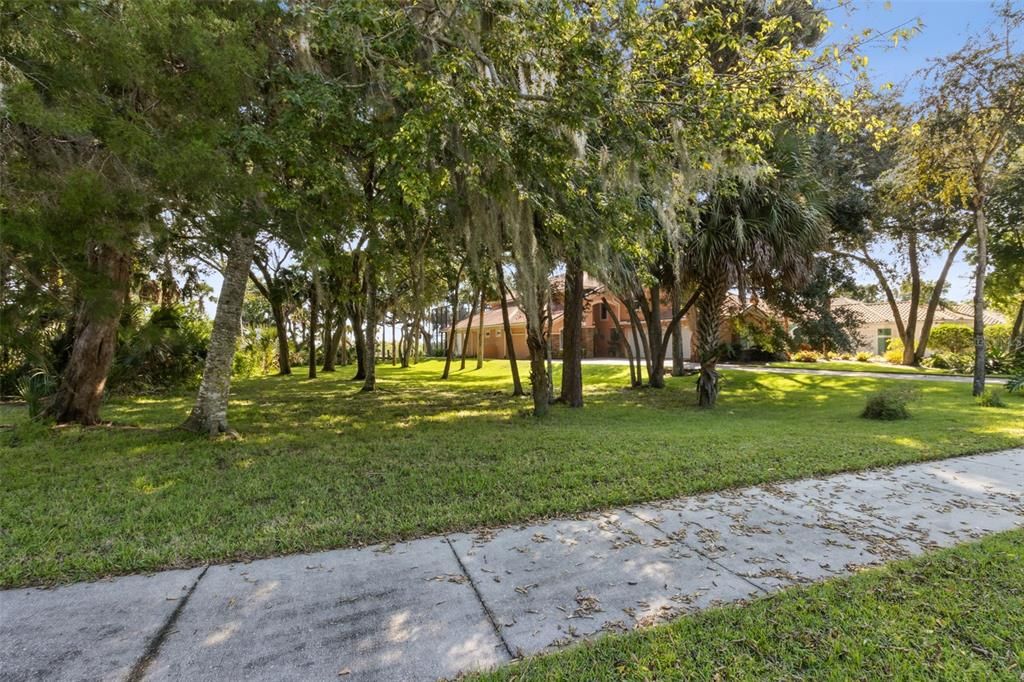 Под контрактом: $319,000 (0.56 acres)