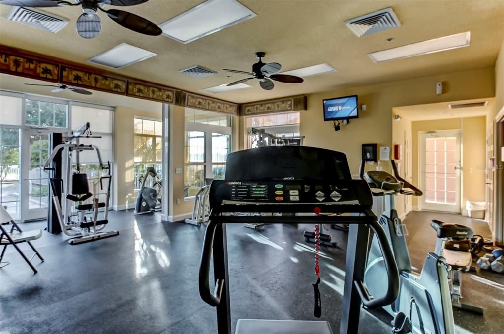 Под контрактом: $319,000 (0.56 acres)