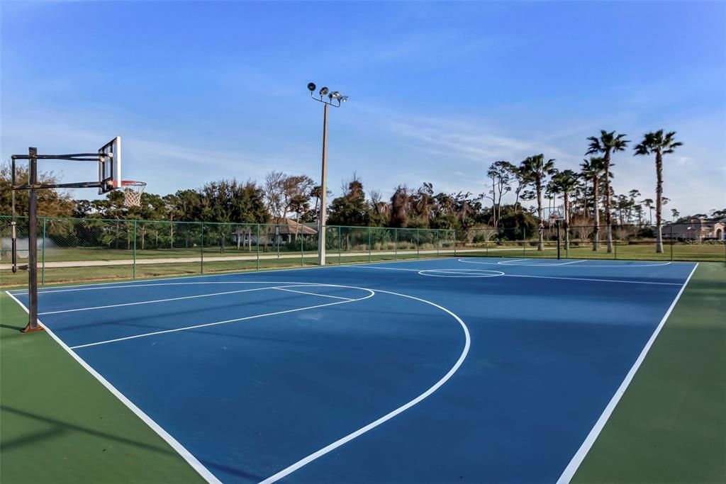 Под контрактом: $319,000 (0.56 acres)