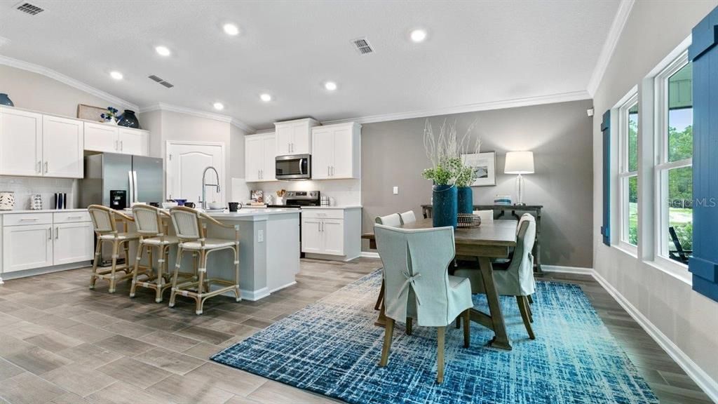 Active With Contract: $347,990 (3 beds, 2 baths, 1604 Square Feet)