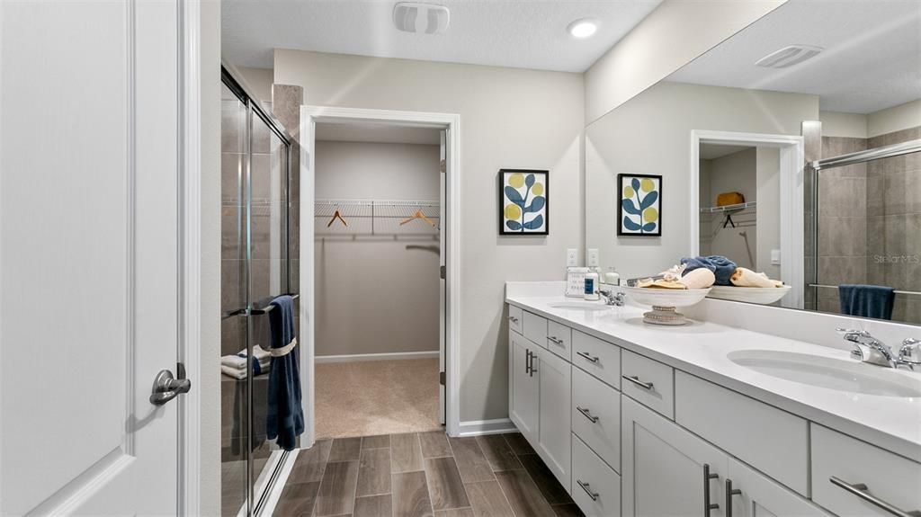 Active With Contract: $347,990 (3 beds, 2 baths, 1604 Square Feet)