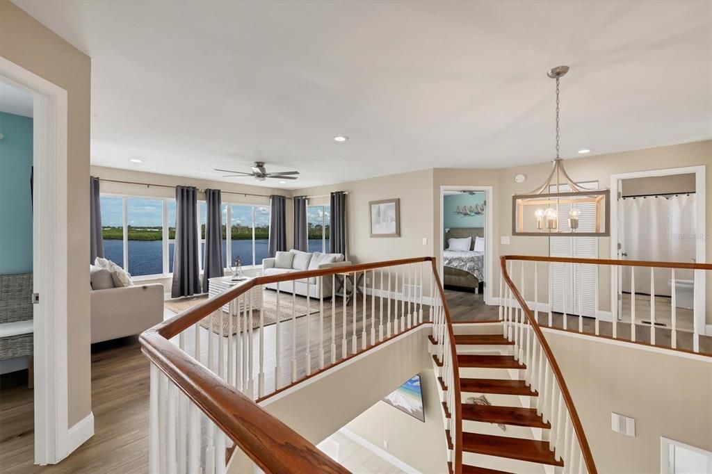 Под контрактом: $769,000 (3 спален, 2 ванн, 1910 Квадратных фут)