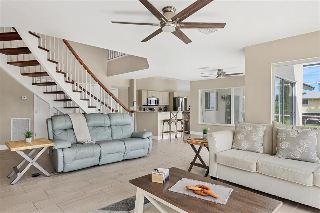 Под контрактом: $769,000 (3 спален, 2 ванн, 1910 Квадратных фут)