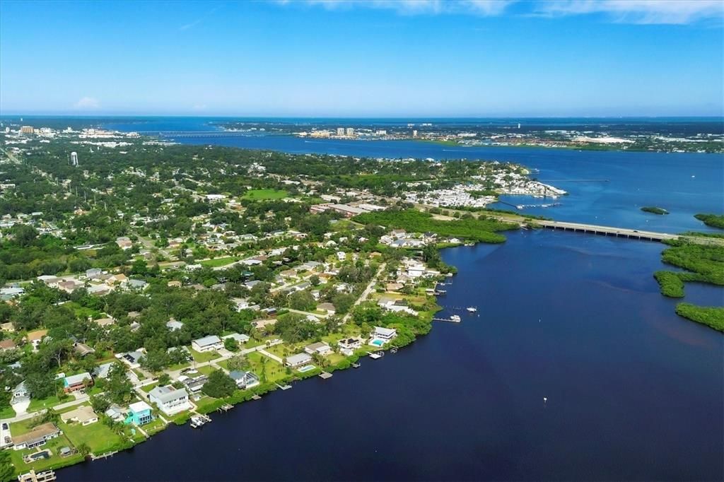 Под контрактом: $769,000 (3 спален, 2 ванн, 1910 Квадратных фут)