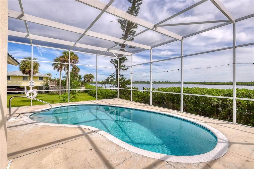 Под контрактом: $769,000 (3 спален, 2 ванн, 1910 Квадратных фут)