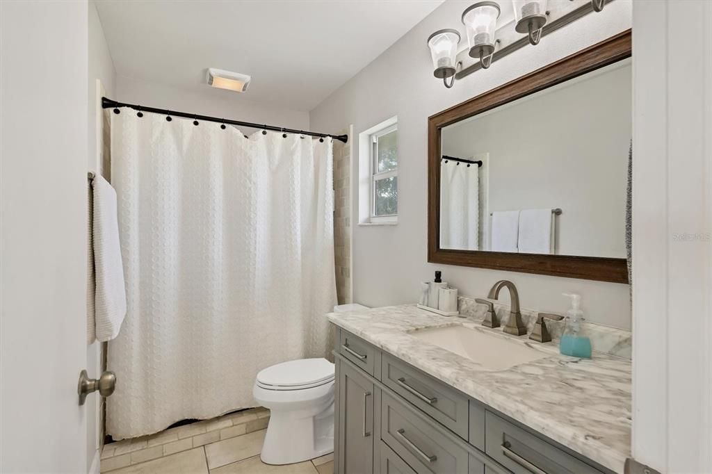 Под контрактом: $769,000 (3 спален, 2 ванн, 1910 Квадратных фут)