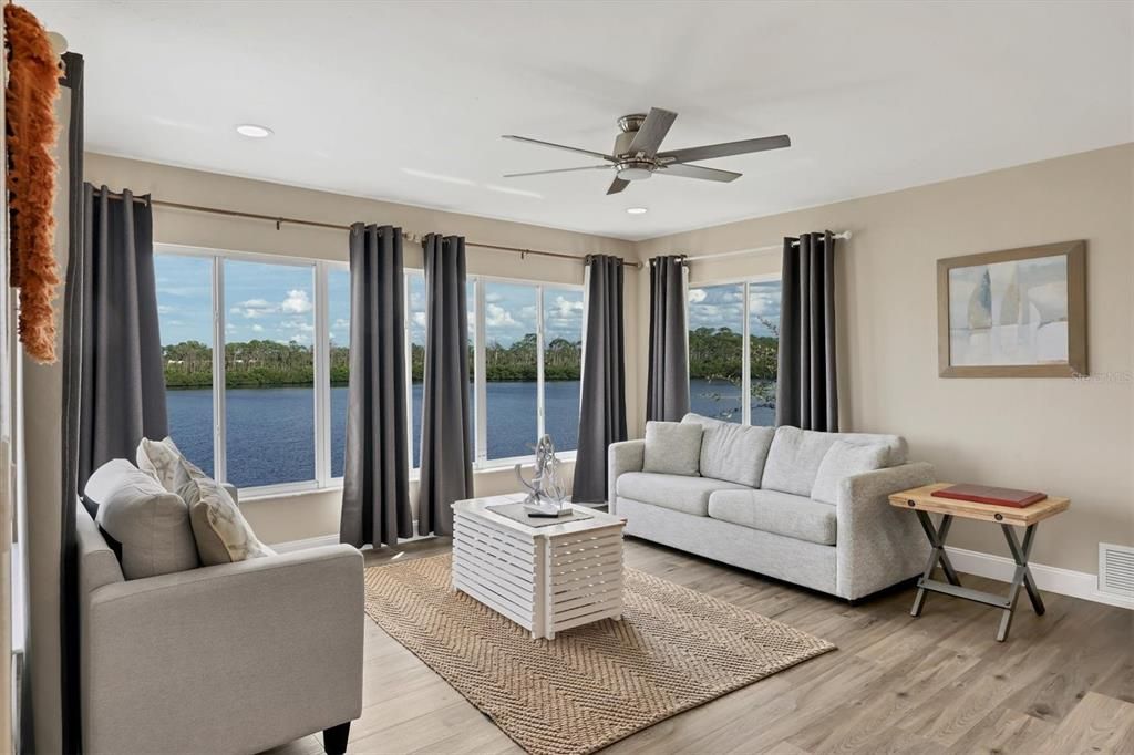 Под контрактом: $769,000 (3 спален, 2 ванн, 1910 Квадратных фут)