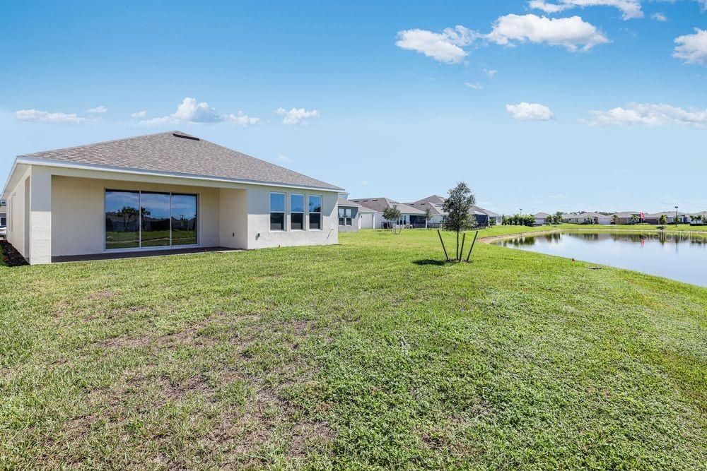 Active With Contract: $360,900 (3 beds, 2 baths, 2055 Square Feet)