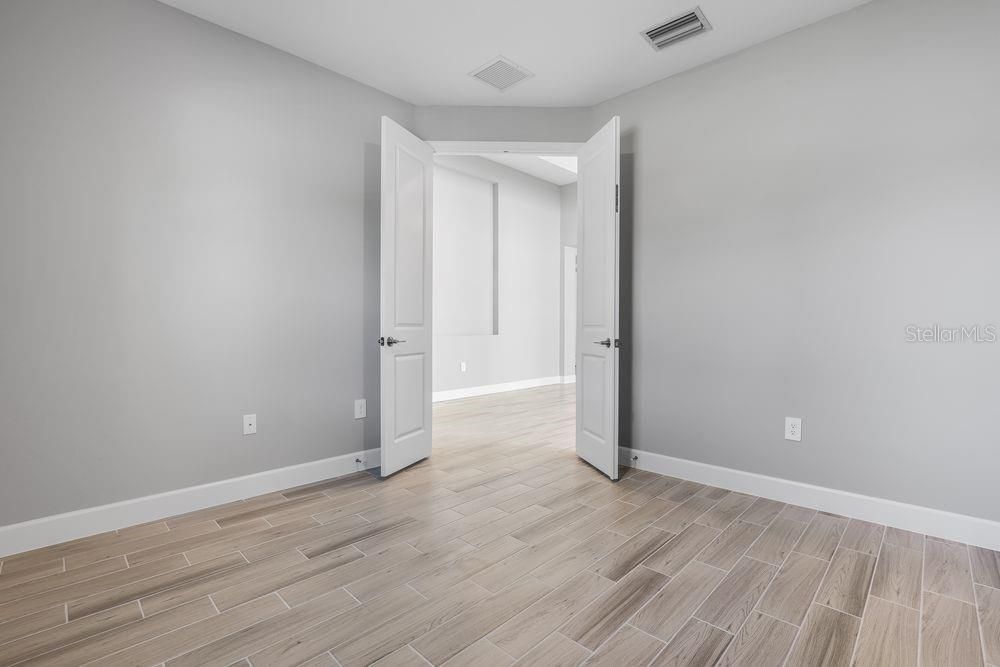 Active With Contract: $360,900 (3 beds, 2 baths, 2055 Square Feet)