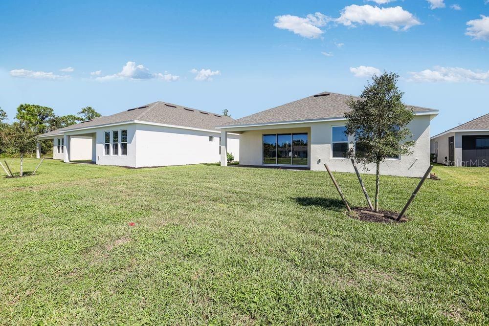 Active With Contract: $360,900 (3 beds, 2 baths, 2055 Square Feet)