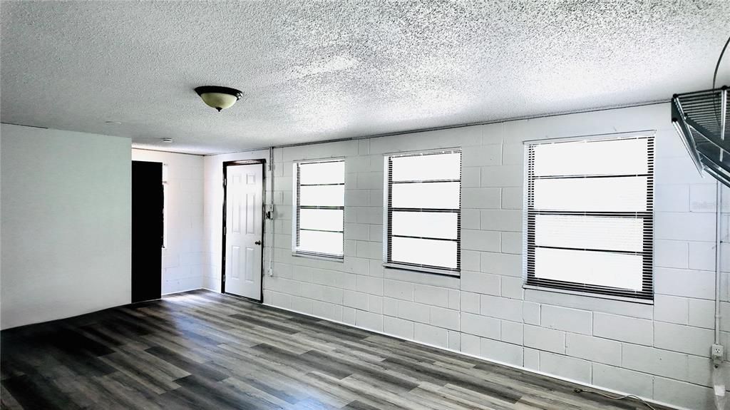 На продажу: $280,500 (3 спален, 2 ванн, 1632 Квадратных фут)