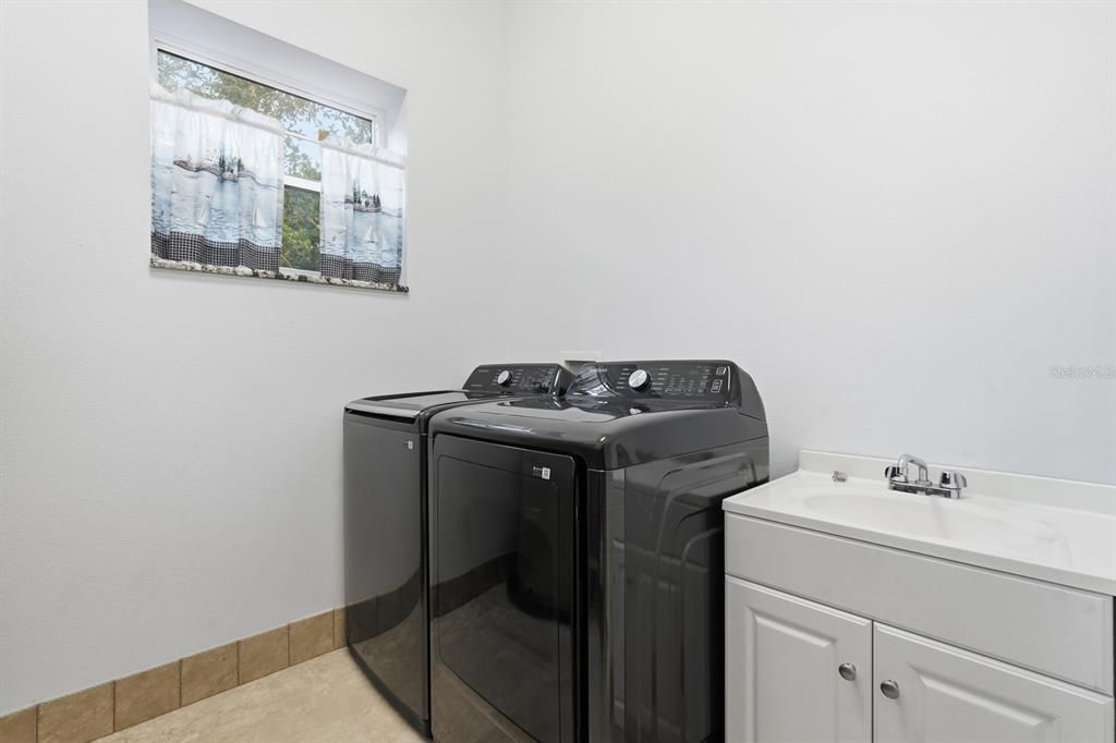 For Sale: $1,313,000 (4 beds, 4 baths, 3367 Square Feet)