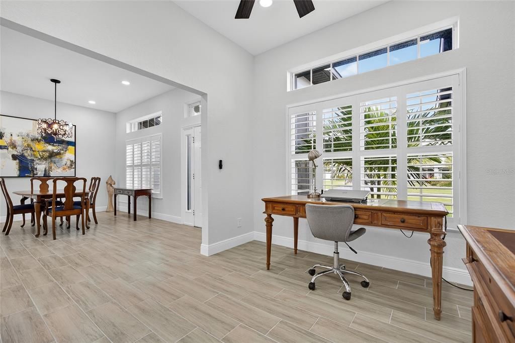 Activo con contrato: $449,000 (4 camas, 2 baños, 2145 Pies cuadrados)