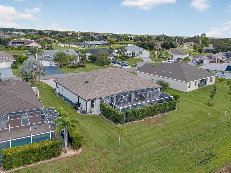 Activo con contrato: $449,000 (4 camas, 2 baños, 2145 Pies cuadrados)