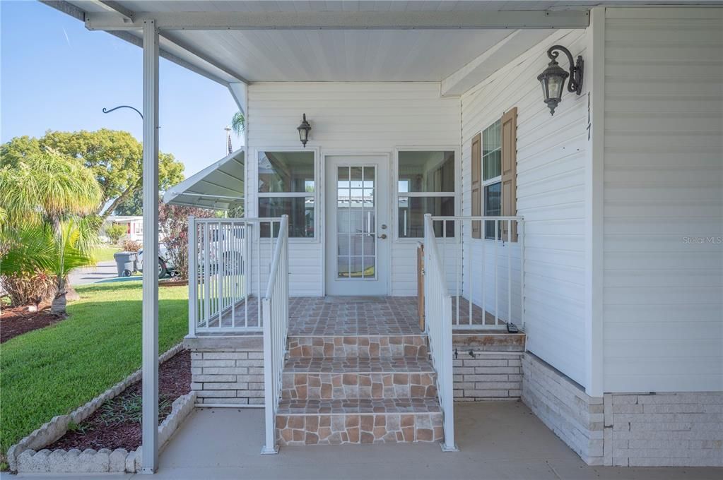 Active With Contract: $149,500 (2 beds, 2 baths, 1272 Square Feet)