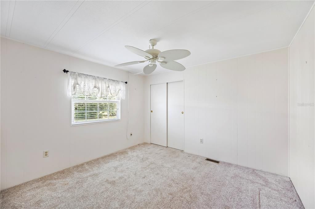 Active With Contract: $149,500 (2 beds, 2 baths, 1272 Square Feet)