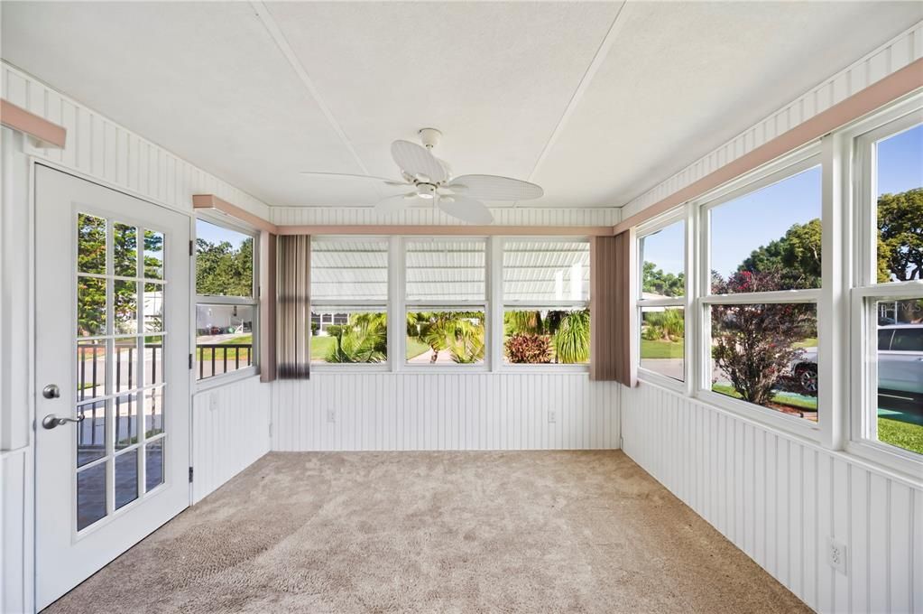 Active With Contract: $149,500 (2 beds, 2 baths, 1272 Square Feet)