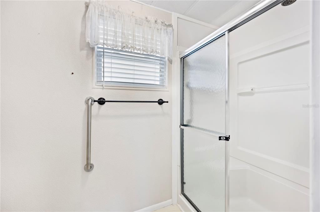 Active With Contract: $149,500 (2 beds, 2 baths, 1272 Square Feet)