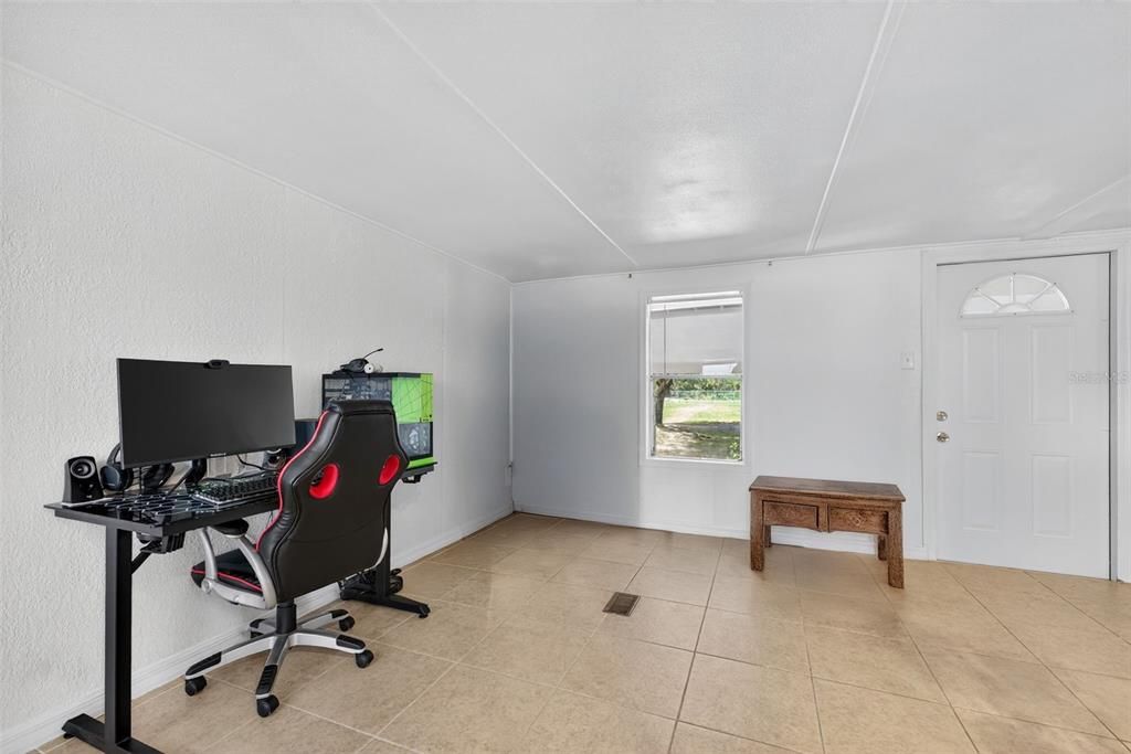 待售: $215,000 (3 贝兹, 2 浴室, 1248 平方英尺)