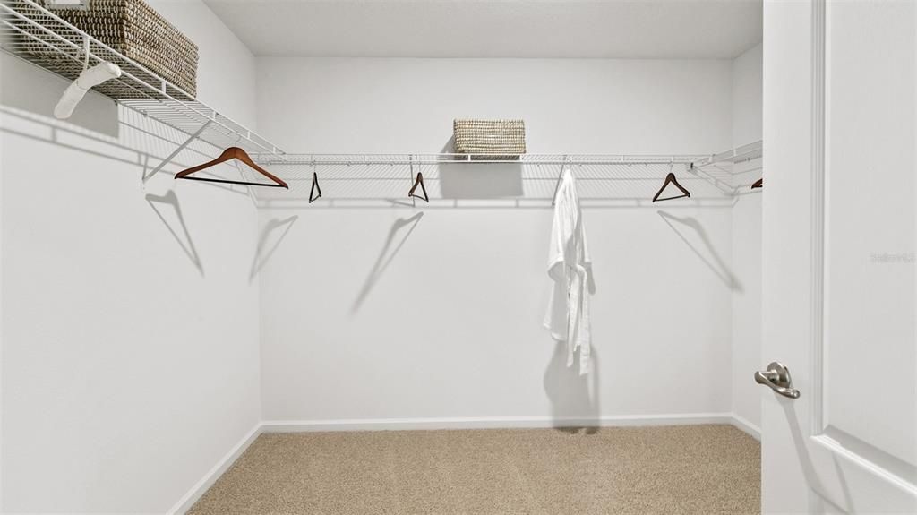 合同活跃: $348,000 (2 贝兹, 2 浴室, 1799 平方英尺)