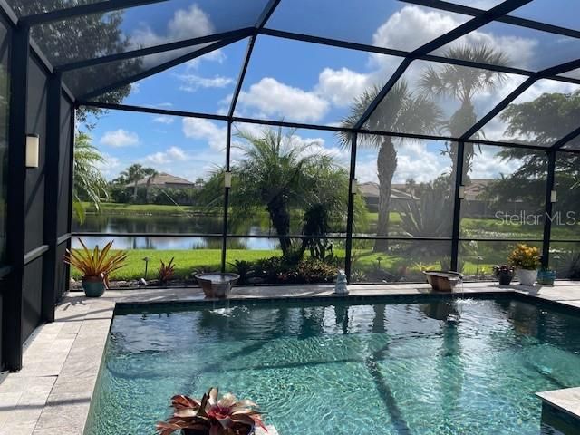 Activo con contrato: $874,999 (3 camas, 3 baños, 2483 Pies cuadrados)