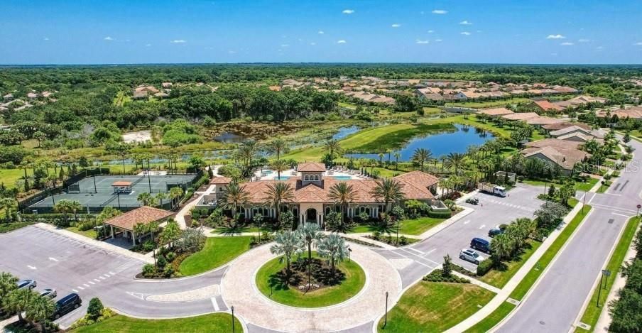 Activo con contrato: $874,999 (3 camas, 3 baños, 2483 Pies cuadrados)