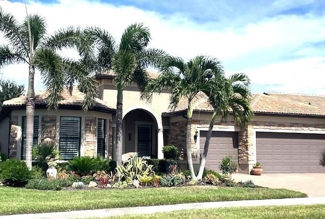 Activo con contrato: $874,999 (3 camas, 3 baños, 2483 Pies cuadrados)