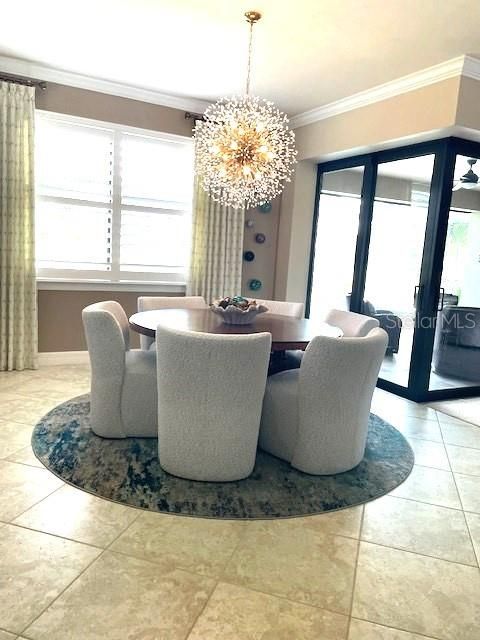 Activo con contrato: $874,999 (3 camas, 3 baños, 2483 Pies cuadrados)