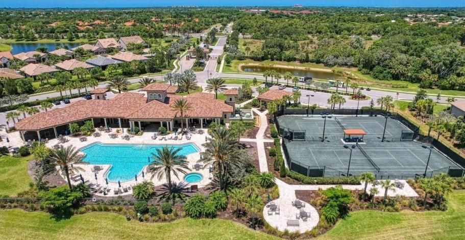 Activo con contrato: $874,999 (3 camas, 3 baños, 2483 Pies cuadrados)