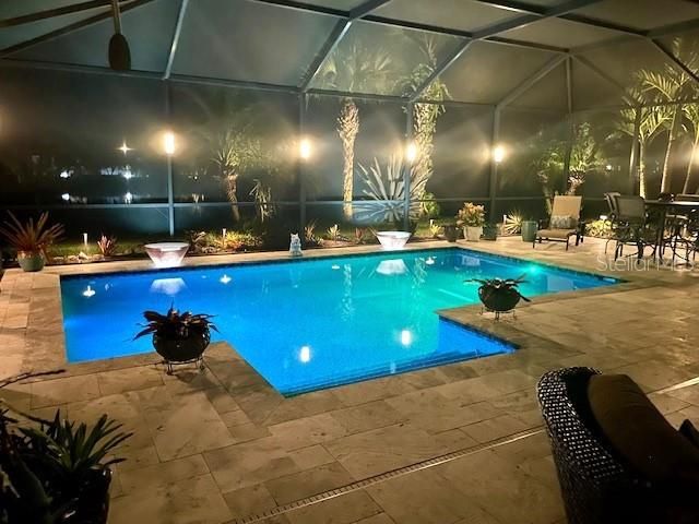 Activo con contrato: $874,999 (3 camas, 3 baños, 2483 Pies cuadrados)