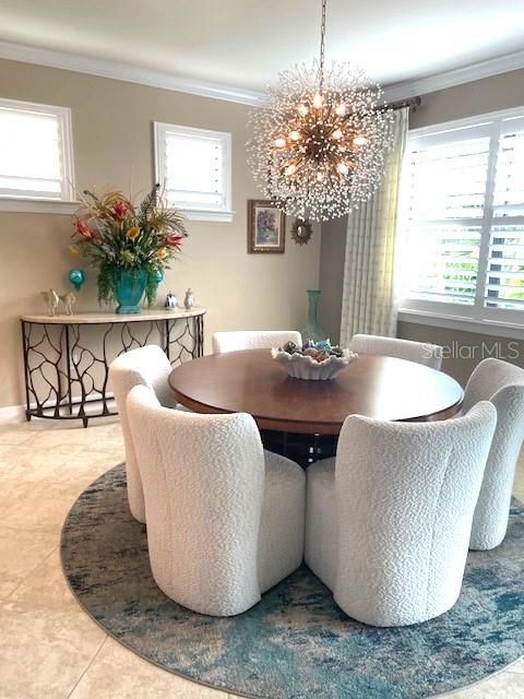 Activo con contrato: $874,999 (3 camas, 3 baños, 2483 Pies cuadrados)