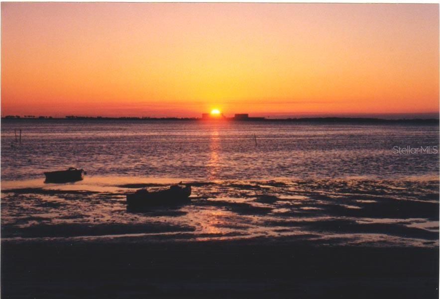 На продажу: $327,000 (3 спален, 2 ванн, 1445 Квадратных фут)