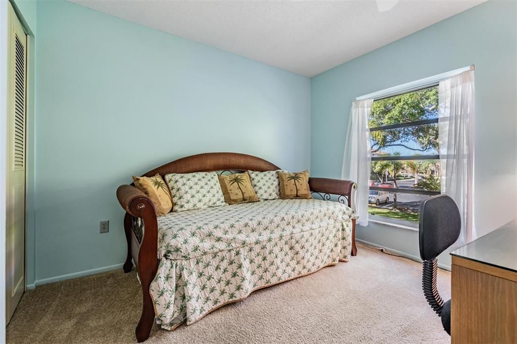 На продажу: $327,000 (3 спален, 2 ванн, 1445 Квадратных фут)