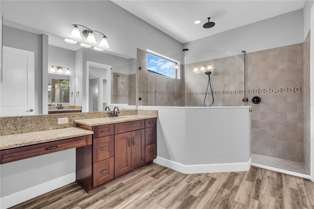 For Sale: $635,000 (3 beds, 3 baths, 2824 Square Feet)