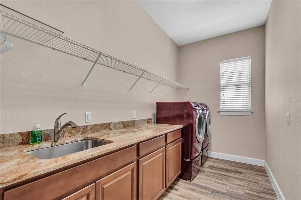 For Sale: $635,000 (3 beds, 3 baths, 2824 Square Feet)