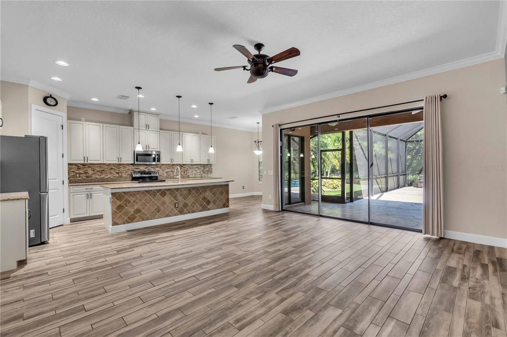 For Sale: $635,000 (3 beds, 3 baths, 2824 Square Feet)