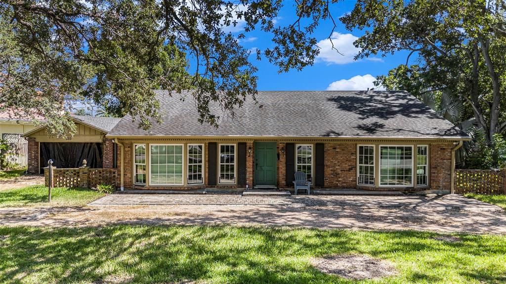 For Sale: $1,250,000 (0.26 acres)