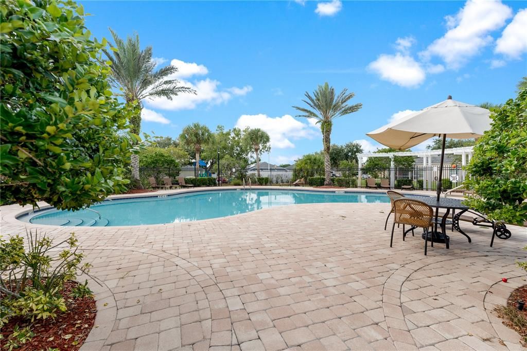 Active With Contract: $241,000 (2 beds, 1 baths, 1252 Square Feet)