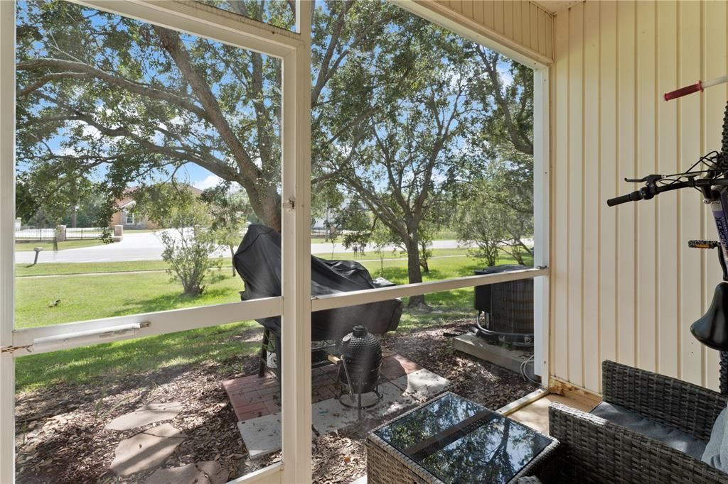 Active With Contract: $241,000 (2 beds, 1 baths, 1252 Square Feet)