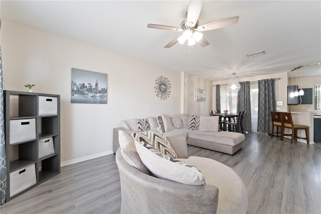 Active With Contract: $241,000 (2 beds, 1 baths, 1252 Square Feet)