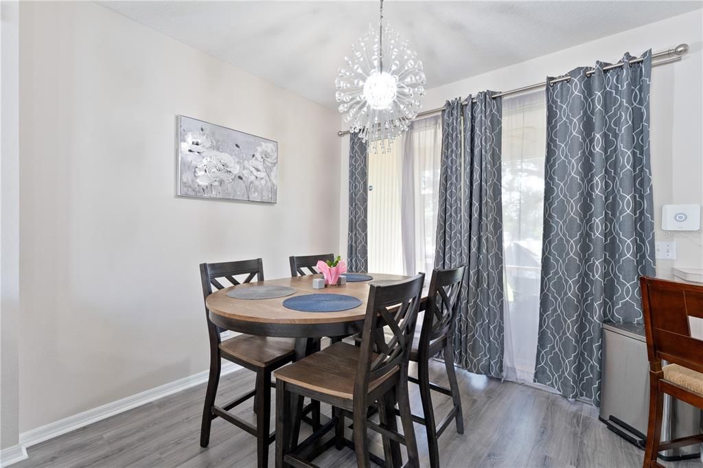 Active With Contract: $241,000 (2 beds, 1 baths, 1252 Square Feet)