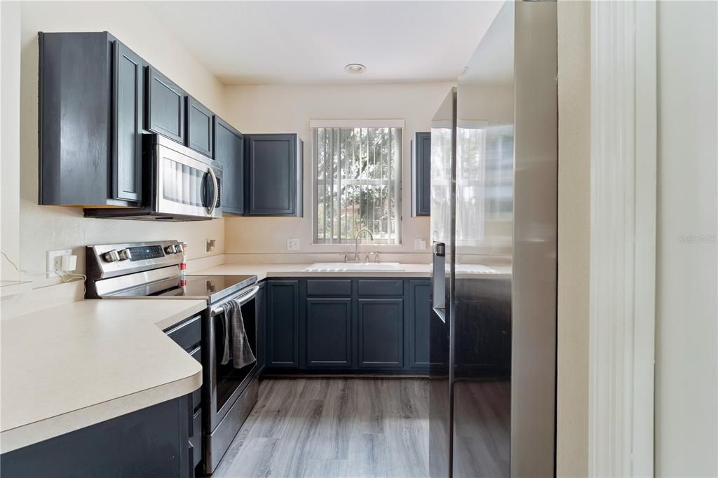 Active With Contract: $241,000 (2 beds, 1 baths, 1252 Square Feet)