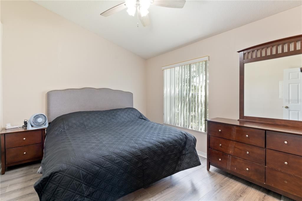 Active With Contract: $241,000 (2 beds, 1 baths, 1252 Square Feet)